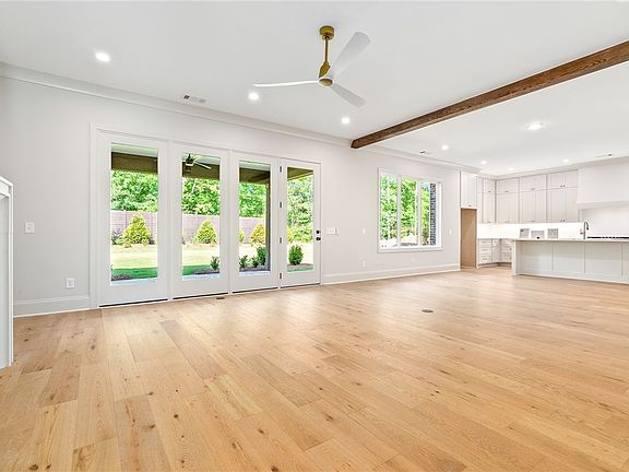 4th image of 20 Bethesda Ct