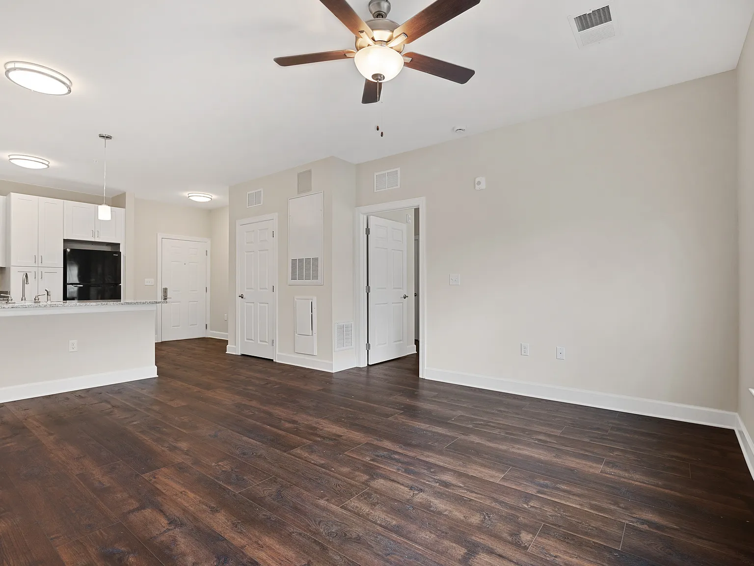 Oak Forest Pointe — Photo 3