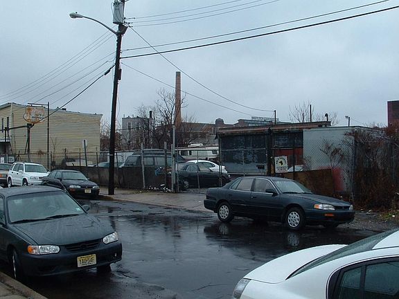 5th image of 32 State St