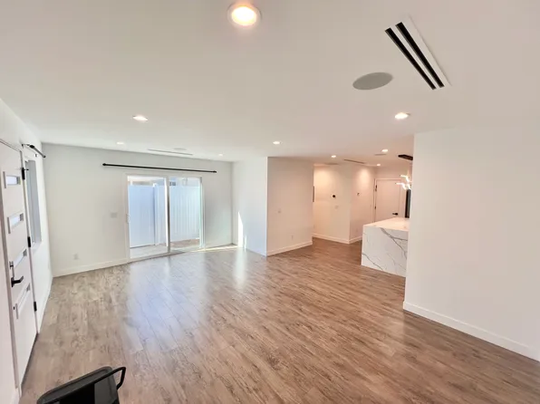 8551 Hillrose St, Sunland, CA 91040