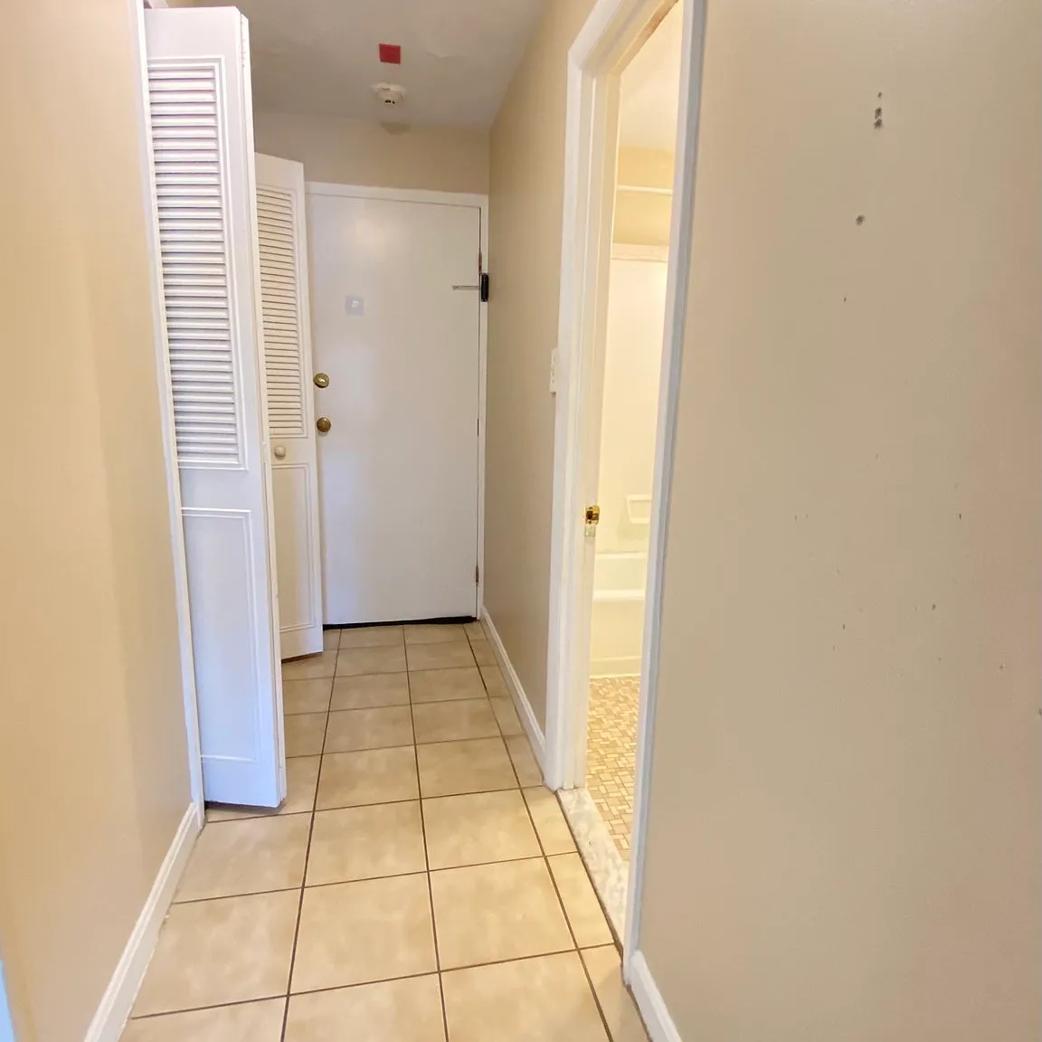 1 bed, 1.0 bath, 555 sqft, $1,750 — Photo 3
