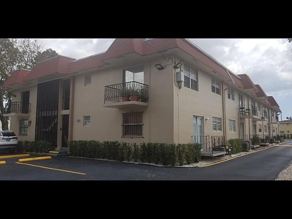 3rd image of 1015 NW 45th Ave APT 202