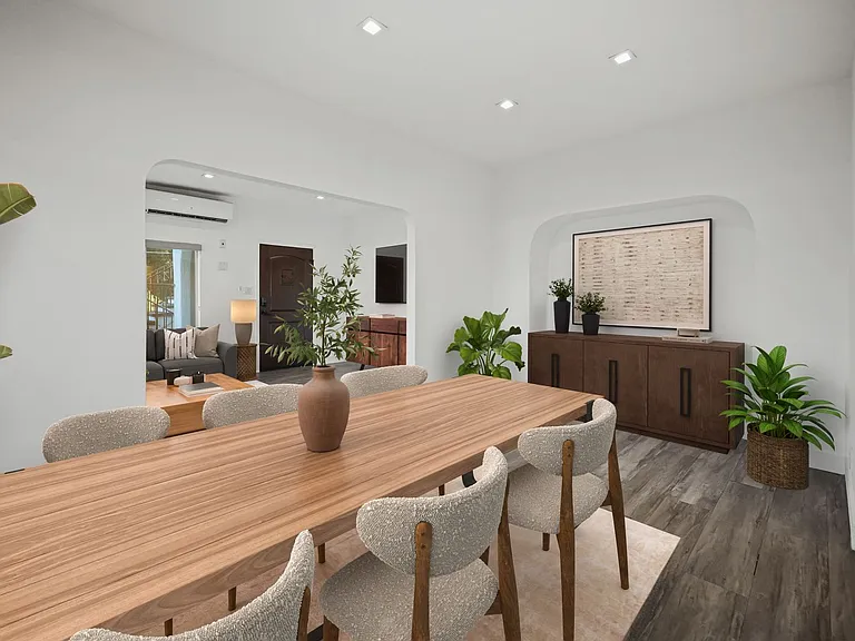 627 Brittania St — Photo 15