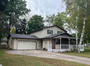 308 Forest Ave, Clare, MI 48617