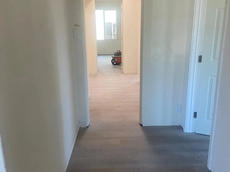 215 N Holly Ave — Photo 5