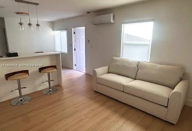 Building Photo - 1634 Fletcher St #2