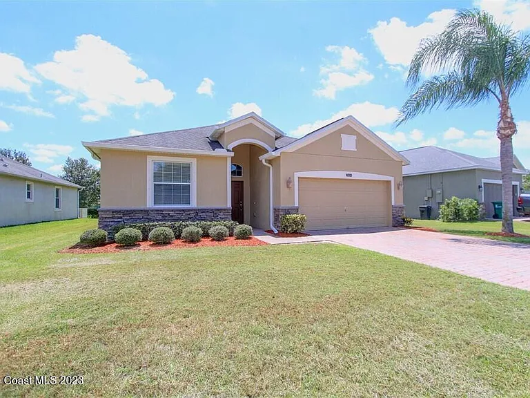 5834 Trieda Dr — Photo 1
