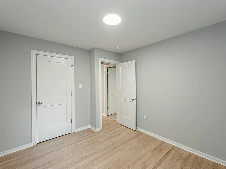 1404 Landis Dr — Photo 24