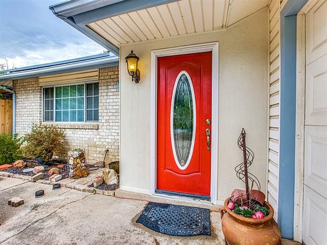 1st image of 2703 Greenwood Ln