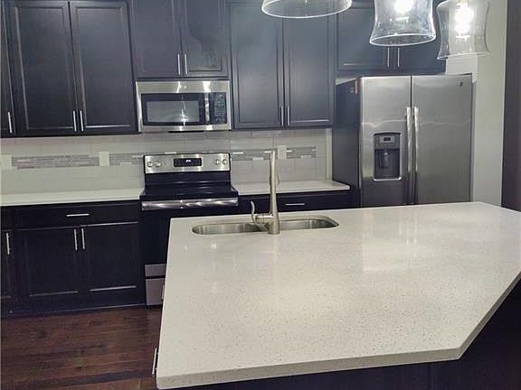 5th image of 7736 Rutgers Cir S