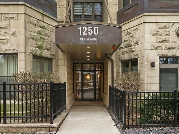 2nd image of 1250 S Indiana Ave APT 915