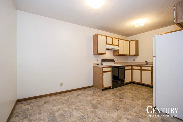951 Furnas Ave — Photo 4