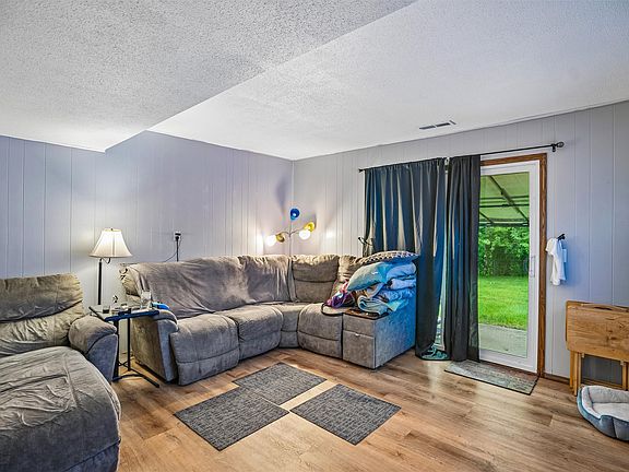 4th image of 4503 68th St