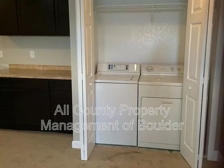 447 Tynan Ct — Photo 6