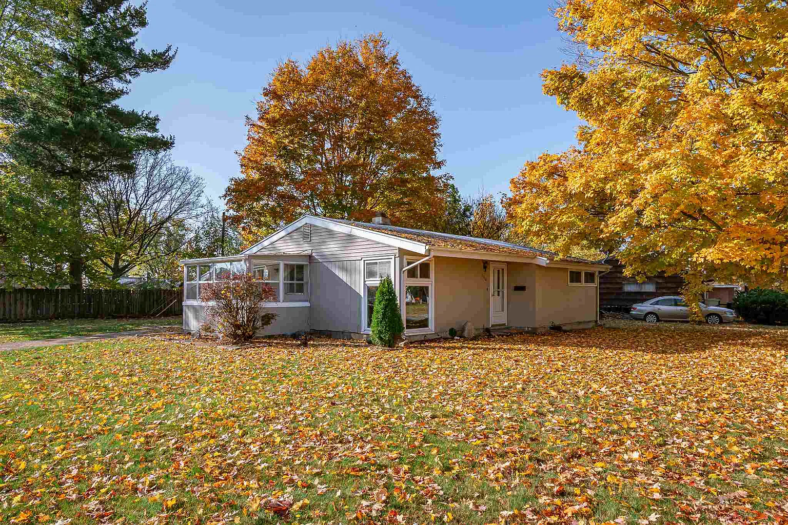 1254 Lakewood Dr photo 1