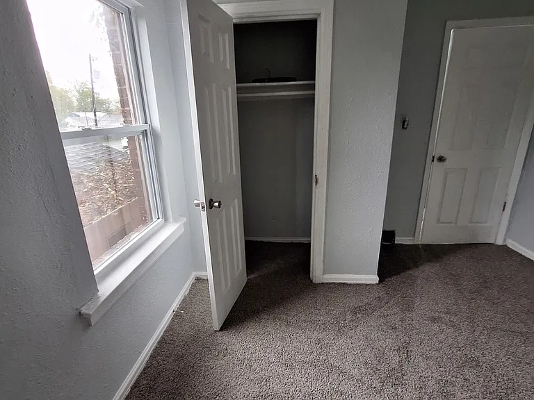 1613 Jackson Ave — Photo 5