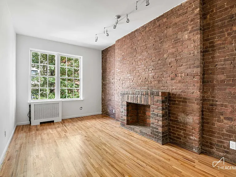 61 W 85th St #1B — Photo 1