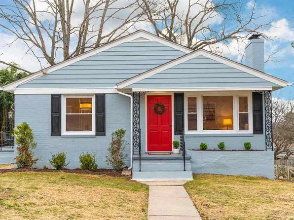 131 College Cres, Staunton, VA 24401