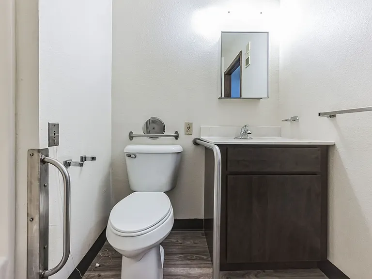 1252 N 12th Pl — Photo 51