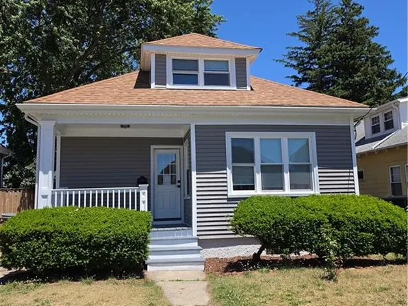 286 Sutton Ave, East Providence, RI 02914