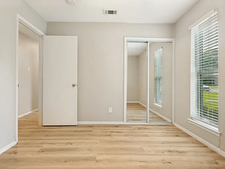 2117 Oak Brook Dr — Photo 11