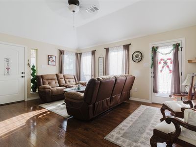 404 Avenue E, Ennis, TX, 75119