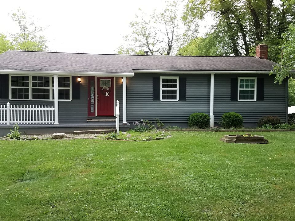 1st image of 8 E Greenville Dr