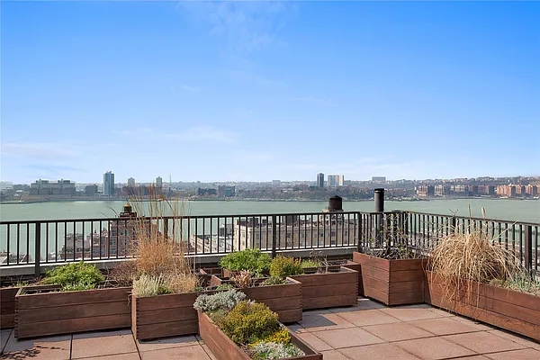 Sold by Douglas Elliman | media 23