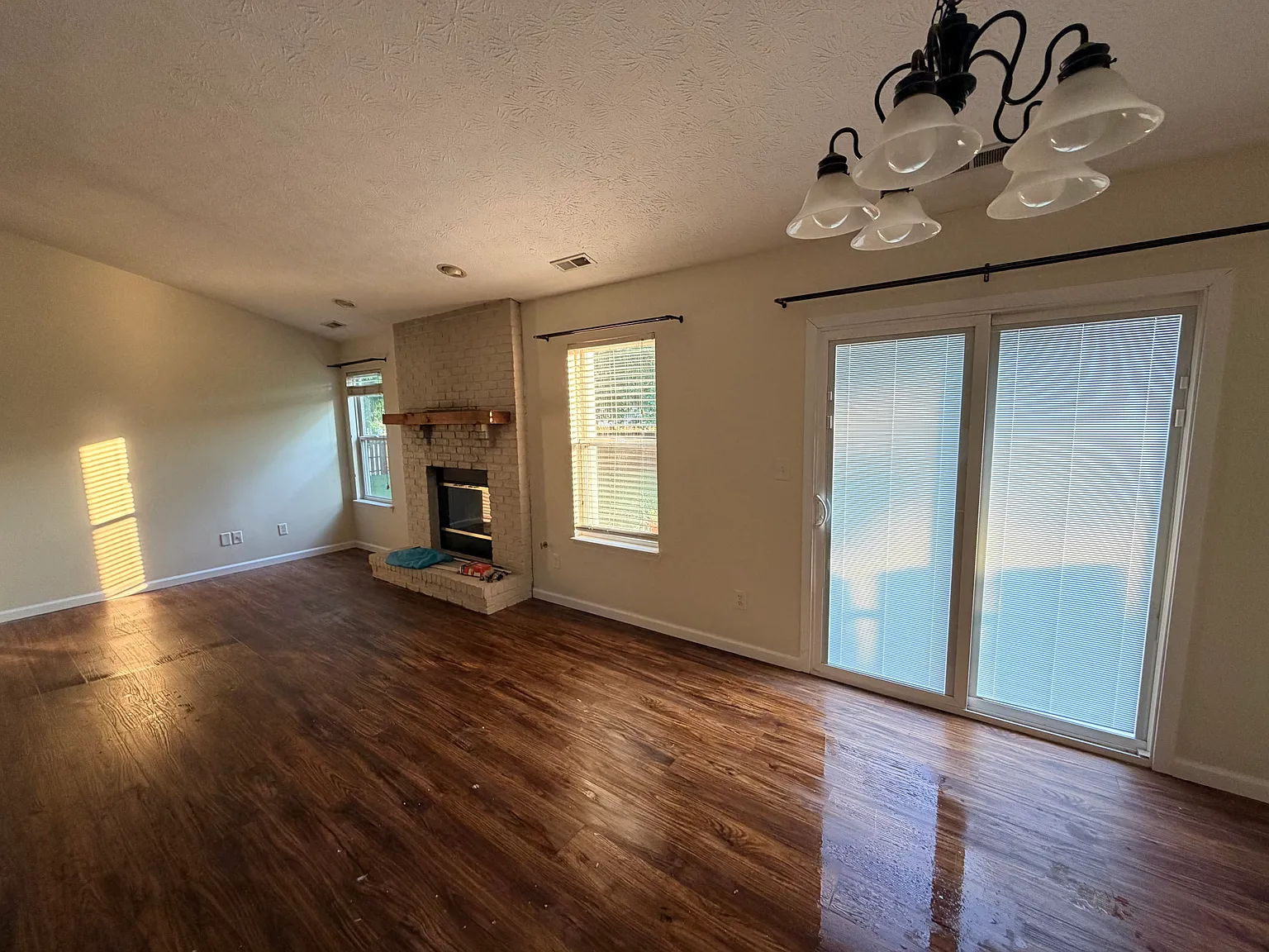 3 bed, 1754 sqft, $2,000 — Photo 4