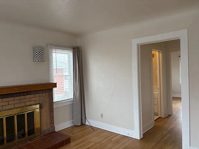 2 bed, 1000 sqft, $2,300 — Photo 3