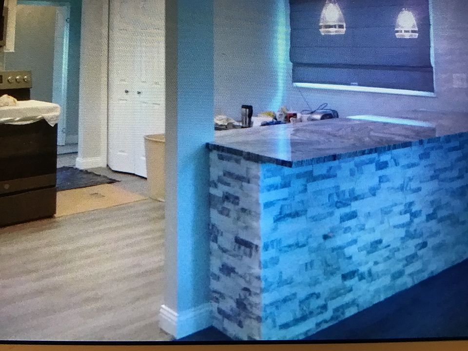 1st image of 802 Richardson Dr