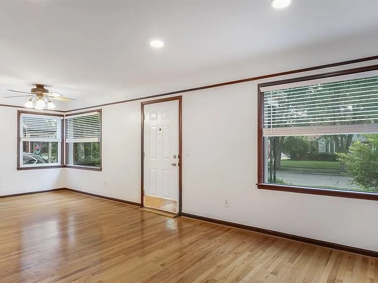 3536 Cornell St — Photo 4