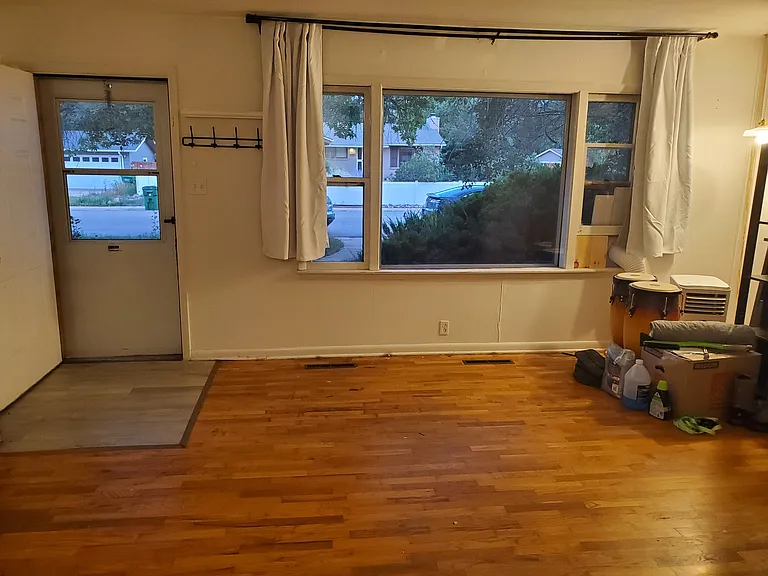 2220 Clearview Ave — Photo 3