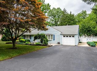 12 Skytop Rd, Edison, NJ 08820