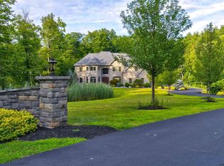 49 Thoreau Dr, Slingerlands, NY 12159