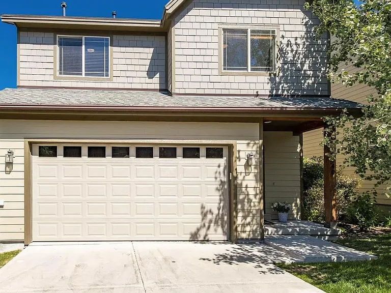 5640 Kodiak Way — Photo 4
