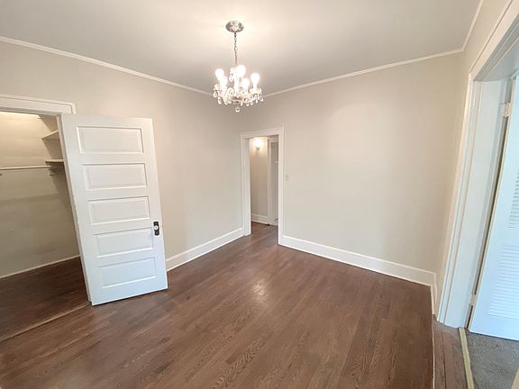 Dining room, walk in closet