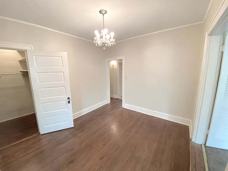 Dining room, walk in closet