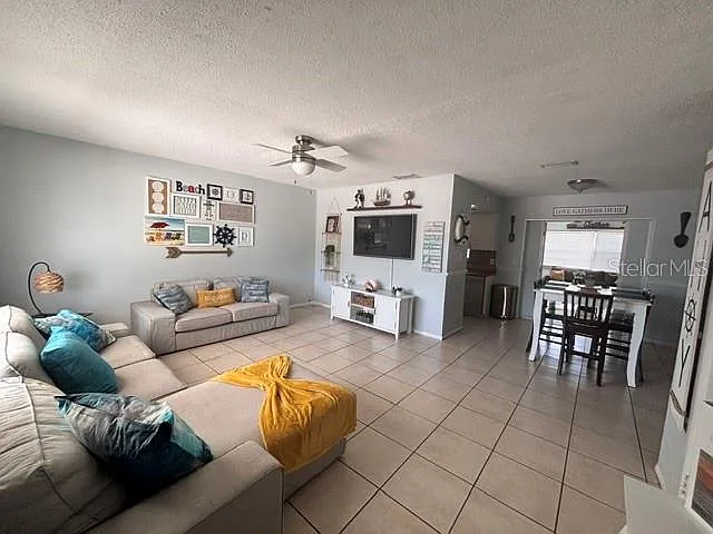2 bed, 2.0 bath, 1203 sqft, $2,300 — Photo 3