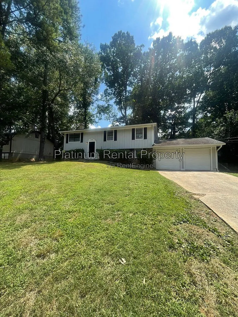 4 bed, 2.0 bath, 1540 sqft, $2,100 — Photo 3