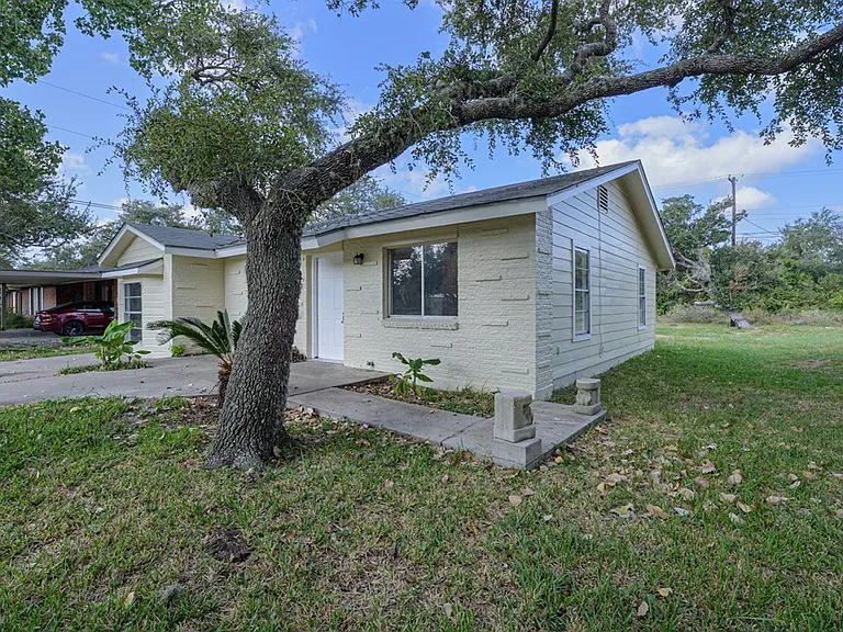 123 Cenizo St — Photo 18
