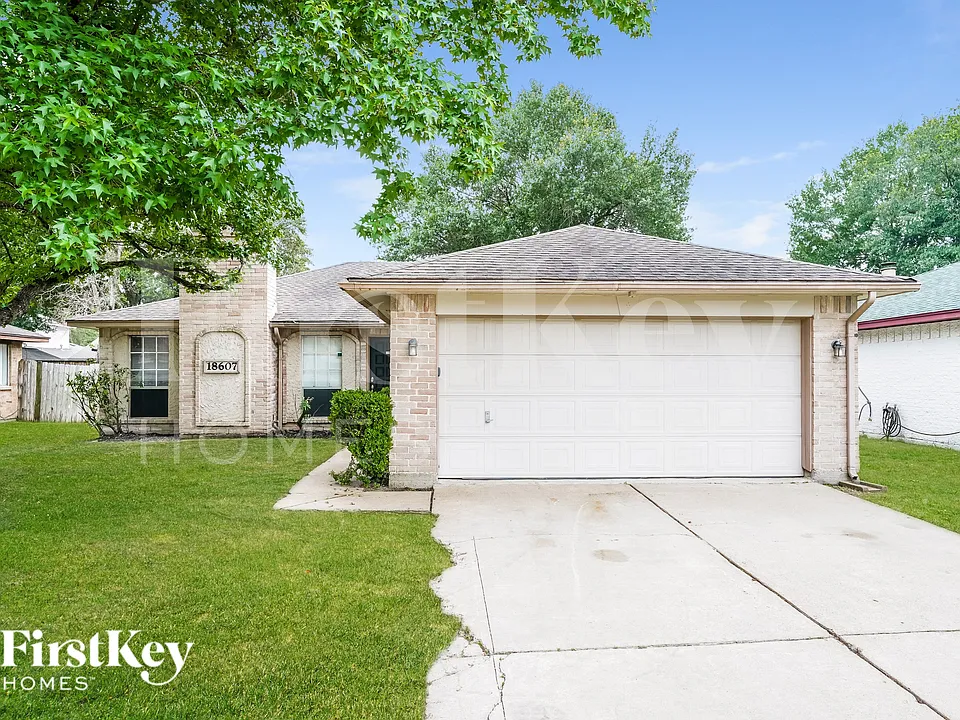 18607 Andalusian Dr