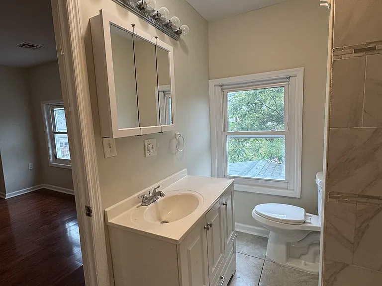 195 N 11th St #3 — Photo 11