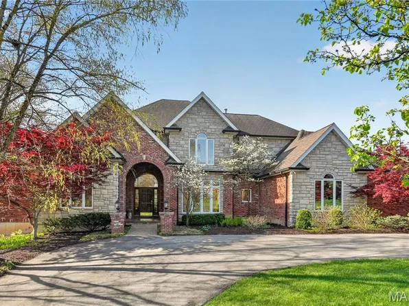 11 Fielding Rd, Saint Louis, MO 63124