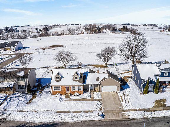 2nd image of 1505 Knoll Ridge Dr