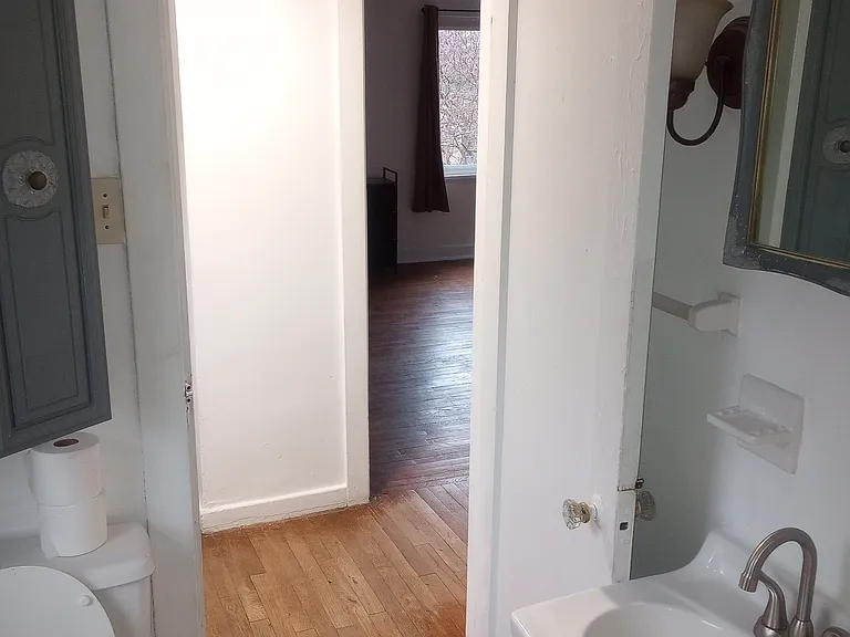 428 Connor St — Photo 6