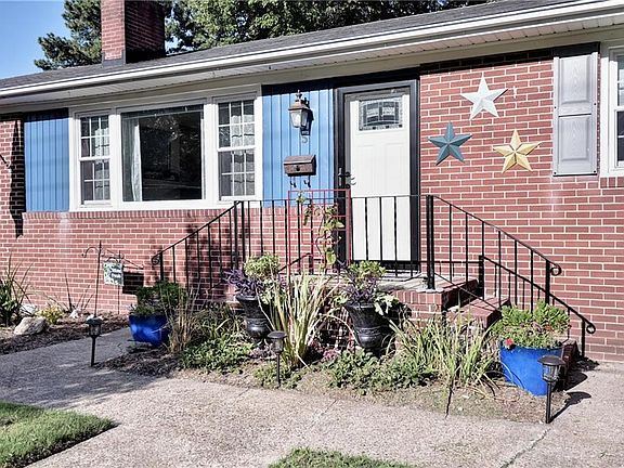 2nd image of 5 Carolyn Dr