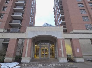 75 King William Cres #812, Richmond Hill, ON L4B 0C1