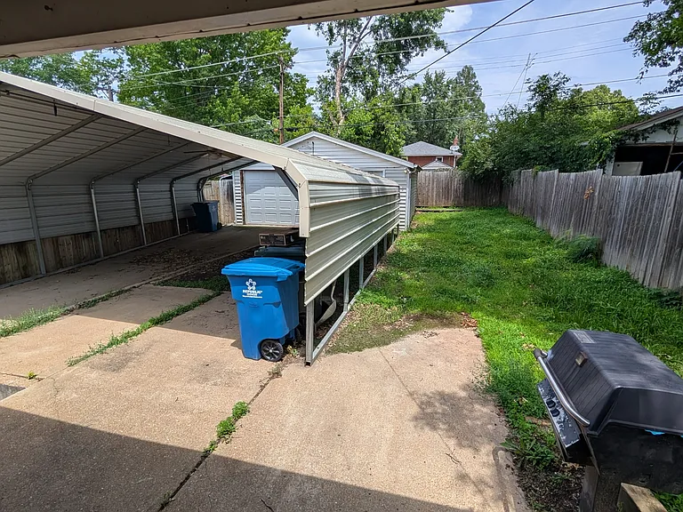 9035 Bessemer Ave — Photo 4