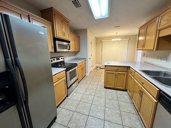 5th image of 24 Hardwood Forest Cir